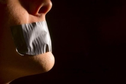 ঝিনাইদহে প্রেমিকাকে বেঁধে রাতভর নির্যাতন