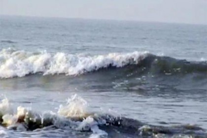 বঙ্গোপসাগরে নিম্নচাপ, মংলা বন্দরে সতর্কতা