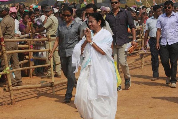 পশ্চিমবঙ্গে বড় ব্যবধানে এগিয়ে তৃণমূল
