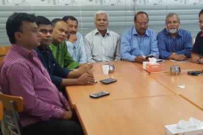 কুয়েতে সাহিত্য পরিষদের সভা
