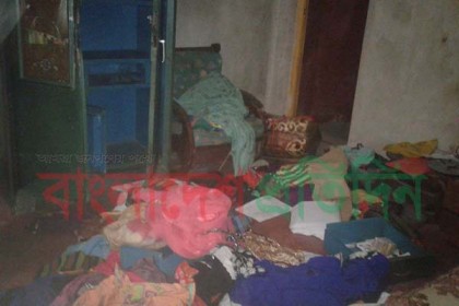 চৌদ্দগ্রামে দরজা ভেঙ্গে স্বর্ণালঙ্কার চুরি