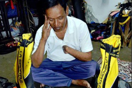 ৫৮ বছর বয়সী প্রতিবন্ধীর এভারেস্ট জয়