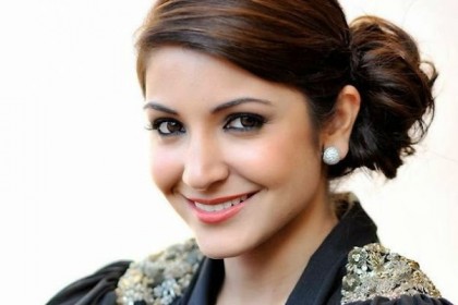 আনুশকার ঠোঁটের রহস্য