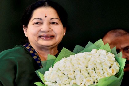 শপথ নিলেন জয়ললিতা, মোদির অভিনন্দন