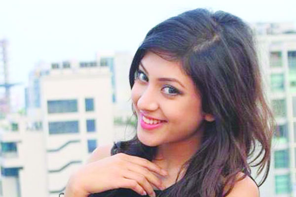 বিজ্ঞাপনে নীলা