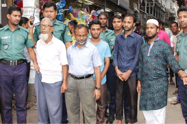 
সিলেটে রাষ্ট্রবিরোধী পোস্টার লিফলেটসহ আটক ৫

