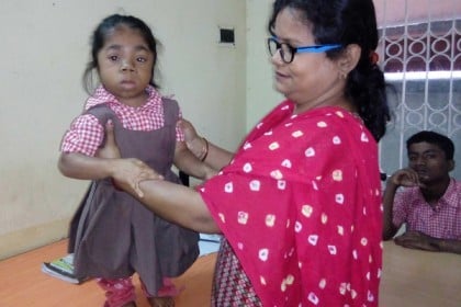 দেড় ফুটের রিঙ্কিকে স্বপ্ন দেখাচ্ছে 'উদয়'