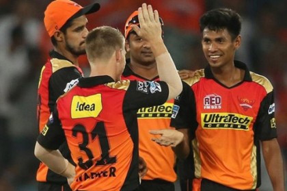 ওয়ার্নারের মুখে ফের মুস্তাফিজ বন্দনা