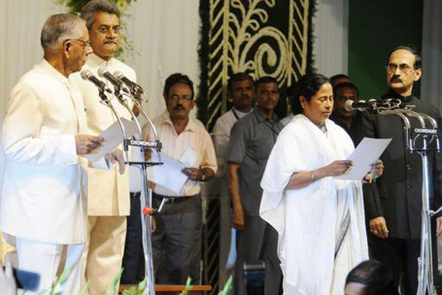 শুক্রবার শপথ নিবেন মমতা