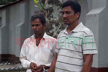 হিলি সীমান্তে দুই বাংলাদেশী আটক
