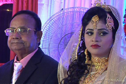 বাবা হচ্ছেন রেলমন্ত্রী
