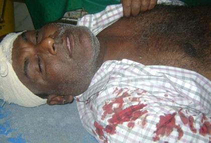 ঝিনাইদহে দিনদুপুরে ১৪ লাখ টাকা ছিনতাই