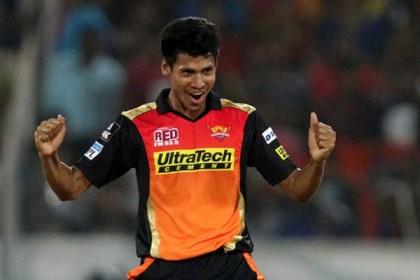 রাতে দেশে ফিরছেন মুস্তাফিজ