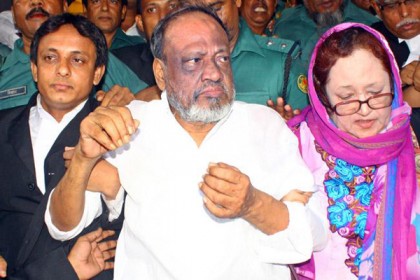 ৭ মামলায় ব্যারিস্টার রফিকুলের জামিন