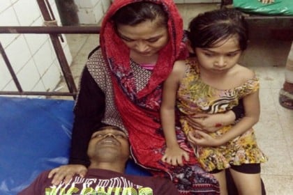 স্বামীর লাশ রেখে পালানোর সময় স্ত্রী আটক