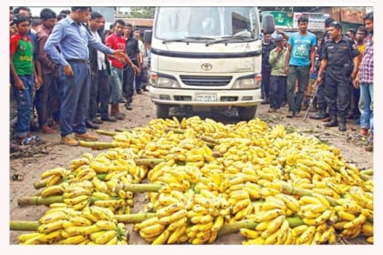 যাত্রাবাড়ীতে ফলের আড়তে র‌্যাবের অভিযান