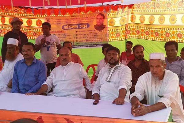 চৌদ্দগ্রামে হামলাকারীদের গ্রেফতারের দাবিতে সমাবেশ