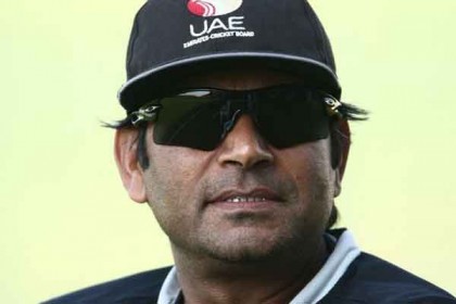 টাইগারদের বোলিং কোচ হতে আকিব জাভেদকে প্রস্তাব