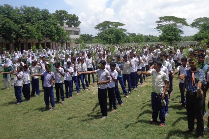গাছের সঙ্গে বন্ধুত্ব অটুট রাখার শপথ পাঁচ শতাধিক শিক্ষার্থীর