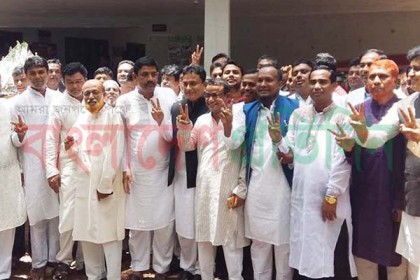 শপথ নিলেন চৌদ্দগ্রামের ১৩ ইউপি চেয়ারম্যান