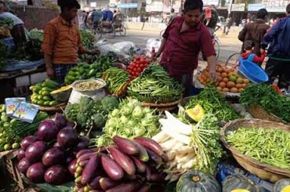 কাঁচা মরিচ-পেঁয়াজের দামে আগুন