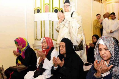 মহানবীর রওজা জিয়ারত করলেন প্রধানমন্ত্রী