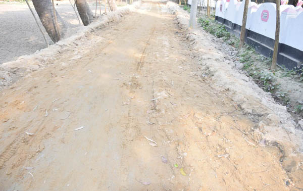 ৫ কোটি টাকা ব্যয়ে বগুড়া সদরের ৯ রাস্তার নির্মাণ কাজ চলছে