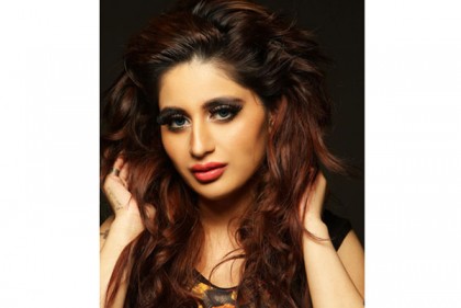 দিল্লির রাস্তাই এখন ঠিকানা আলিসা খানের! 