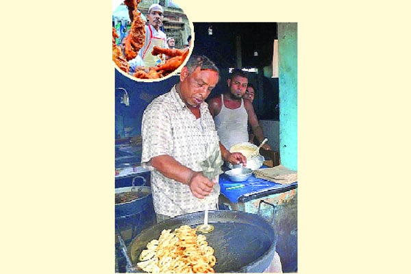 জাকির মিয়ার টক-মিষ্টি জিলাপি ময়মনসিংহে