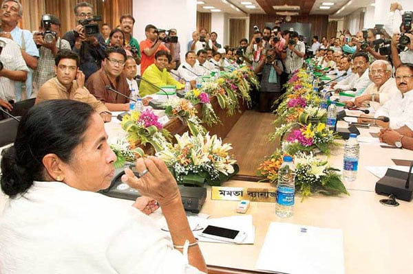 মন্ত্রীদের অভিনব 'আইডিয়া' চান মমতা