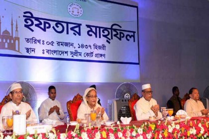 প্রধান বিচারপতির ইফতারে রাষ্ট্রপতি-প্রধানমন্ত্রী