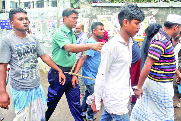 অভিযানের রাজনীতি,রাজনীতির অভিযান