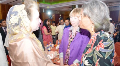 কূটনীতিকদের সঙ্গে খালেদার ইফতার