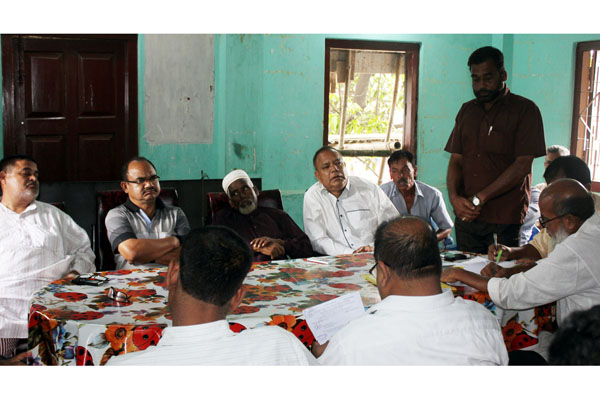 দাবি আদায়ে যান চলাচল বন্ধের সিদ্ধান্ত উত্তরের শ্রমিক নেতাদের