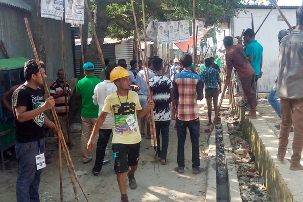নিহত পরিবারের পাশে কেউ নেই