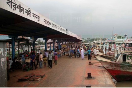 বরিশালে ছোট লঞ্চ চলাচলে নিষেধাজ্ঞা