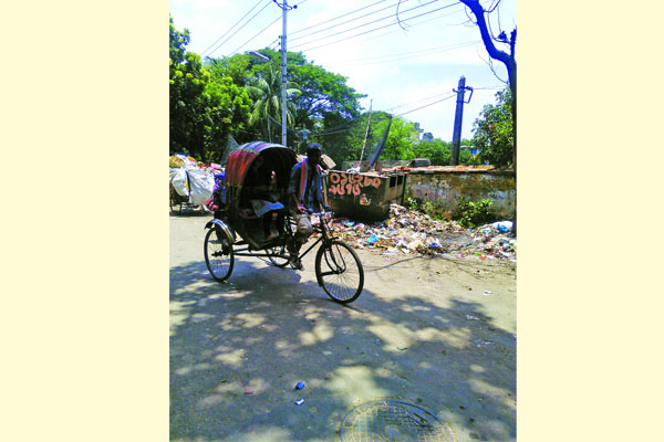 আবর্জনা দূরীকরণে চরম অব্যবস্থাপনা