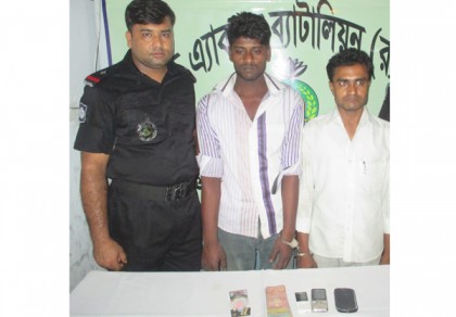নোয়াখালীতে পৃথক অভিযানে আটক ৫