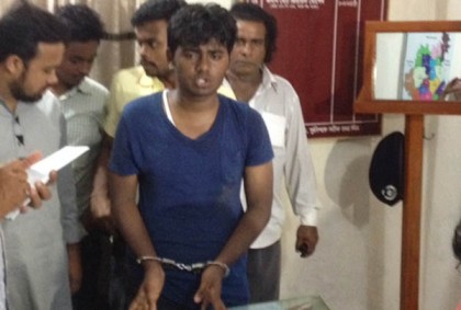মাদারীপুরে কলেজ শিক্ষককে কুপিয়ে জখম, আটক ১