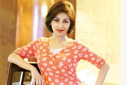 শুটিংয়ে অসুস্থ মোনালিসা