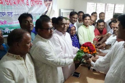 কালকিনিতে বিএনপি'র শতাধিক নেতাকর্মীর আওয়ামী লীগে যোগদান