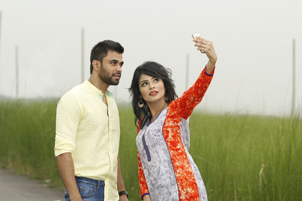 পারফেক্ট সেলফি তোলার টিপস