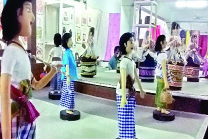 রাজধানীতে চলছে বর্ষা মেলা ও কারুশিল্প প্রদর্শনী