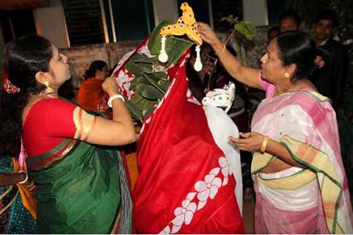 বট-পাকুড়ের বিয়ে!