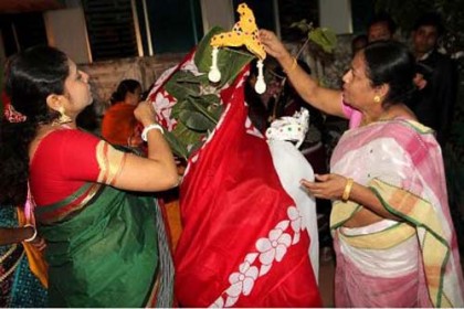 বট-পাকুড়ের বিয়ে!