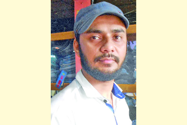 শিল্পী মুন্না কিডনি দিলেন, দেবেন দুই চোখও