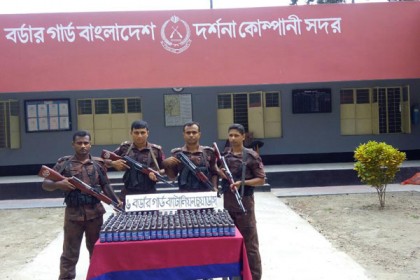 চুয়াডাঙ্গা সীমান্তে ফেনসিডিল আটক