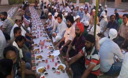 দিল্লির পাক হাইকমিশন ও গুরুদুয়ারে ইফতার পার্টি