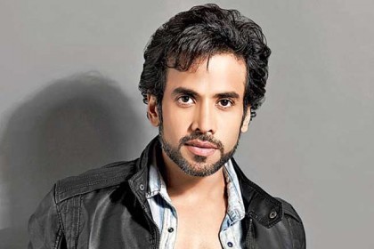 বিয়ের আগেই বাবা হলেন তুষার কাপুর!