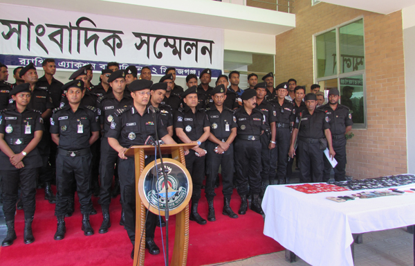 সিরাজগঞ্জে ৩৩ হাজার পিস ইয়াবাসহ আটক ৭